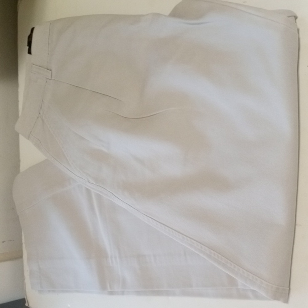 Men's Timberland Khaki slacks pants Size 32